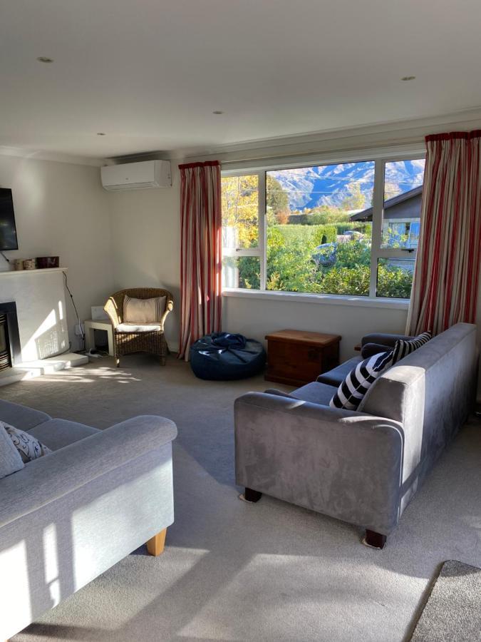 Amazing Aubrey, Walk To Bremner Bay Villa Wanaka Exterior foto